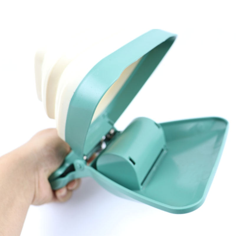 Dach Everywhere™ Portable/Foldable Pooper Scooper With Bags